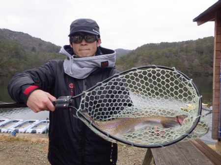 フィッシングレイクたかみや 釣果