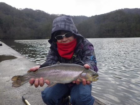 フィッシングレイクたかみや 釣果