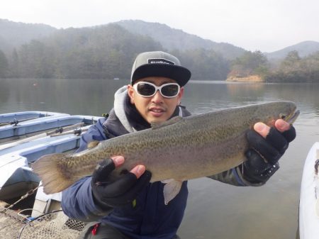 フィッシングレイクたかみや 釣果