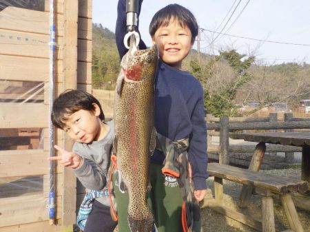 フィッシングレイクたかみや 釣果