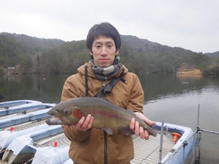 フィッシングレイクたかみや 釣果