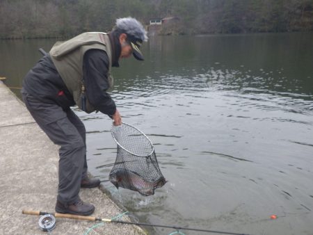 フィッシングレイクたかみや 釣果