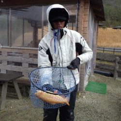 フィッシングレイクたかみや 釣果