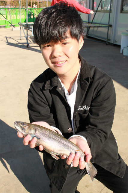 としまえんフィッシングエリア 釣果