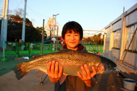 としまえんフィッシングエリア 釣果