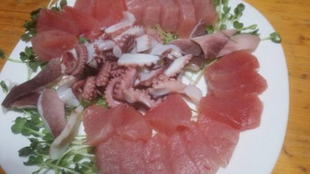 石津浜　ヤリイカまだまだ釣れます。湾内ではタコ