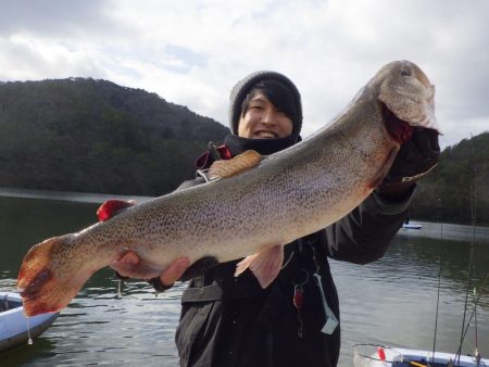 フィッシングレイクたかみや 釣果