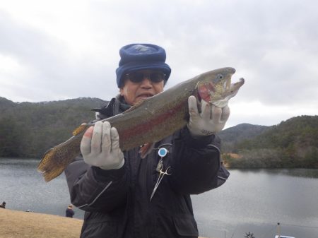 フィッシングレイクたかみや 釣果