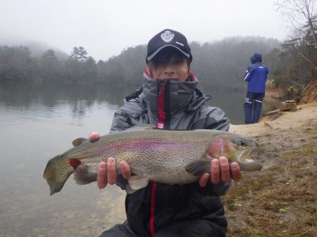 フィッシングレイクたかみや 釣果