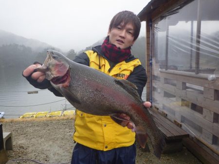 フィッシングレイクたかみや 釣果