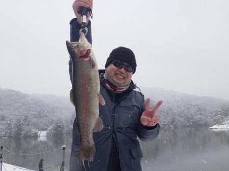 フィッシングレイクたかみや 釣果