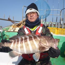 真祐丸 (しんゆうまる) 釣果