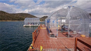 風強く、寒くても大丈夫なドームでワカサギ