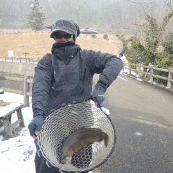 フィッシングレイクたかみや 釣果
