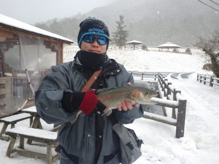 フィッシングレイクたかみや 釣果