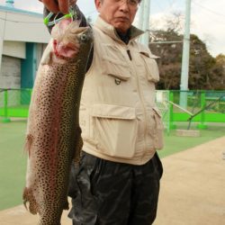 としまえんフィッシングエリア 釣果
