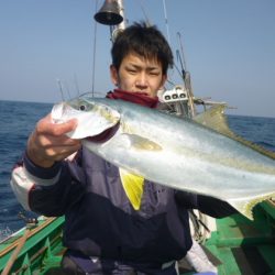 真祐丸 (しんゆうまる) 釣果