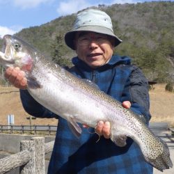 フィッシングレイクたかみや 釣果