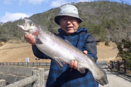 フィッシングレイクたかみや 釣果