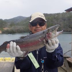 フィッシングレイクたかみや 釣果