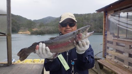 フィッシングレイクたかみや 釣果