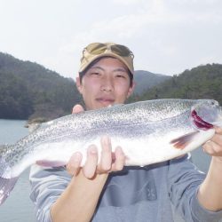 フィッシングレイクたかみや 釣果