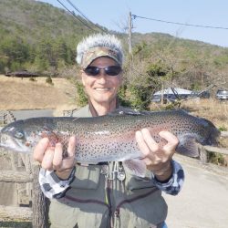 フィッシングレイクたかみや 釣果