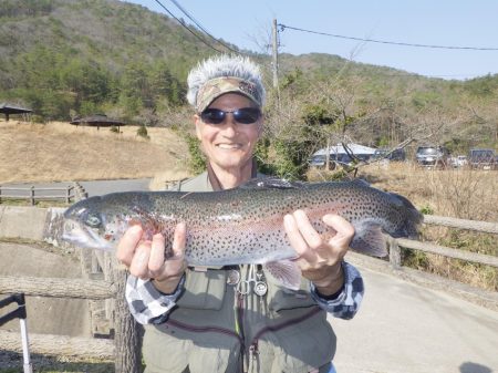 フィッシングレイクたかみや 釣果