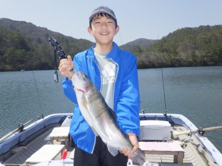 フィッシングレイクたかみや 釣果