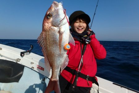 秋丸美帆（みっぴ）とタイラバで狙う春の桜鯛！ ザ　ストロングパワーベイト　Vol.130レポート