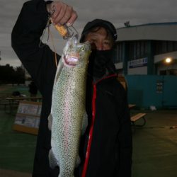 としまえんフィッシングエリア 釣果