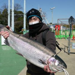 としまえんフィッシングエリア 釣果