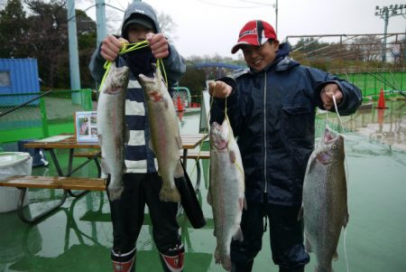 としまえんフィッシングエリア 釣果