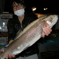 としまえんフィッシングエリア 釣果