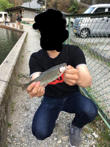 千早川マス釣り場