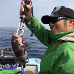 マイボートでタイラバ、ジギング