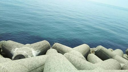 穴釣りでガシラ