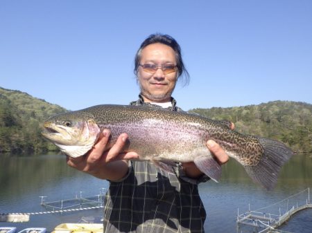 フィッシングレイクたかみや 釣果