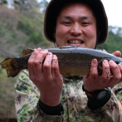 小菅トラウトガーデン 釣果
