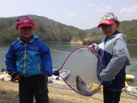 フィッシングレイクたかみや 釣果
