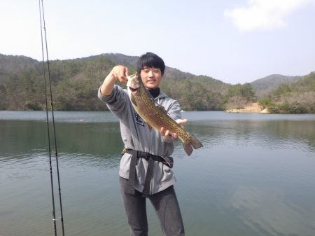 フィッシングレイクたかみや 釣果