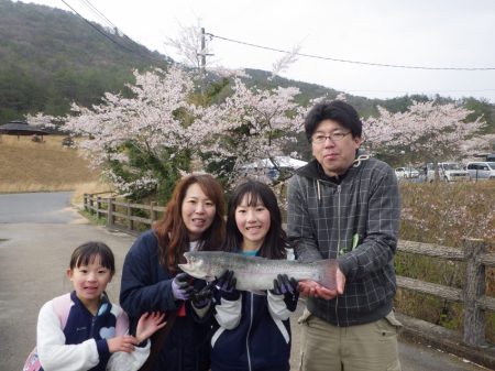 フィッシングレイクたかみや 釣果