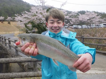 フィッシングレイクたかみや 釣果