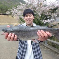 フィッシングレイクたかみや 釣果