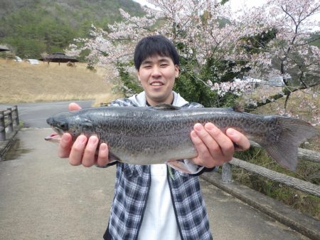 フィッシングレイクたかみや 釣果