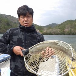 フィッシングレイクたかみや 釣果