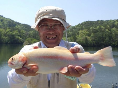 フィッシングレイクたかみや 釣果