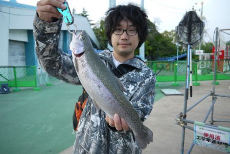 としまえんフィッシングエリア 釣果