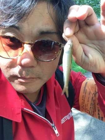 鶴見川の支流の小川にて