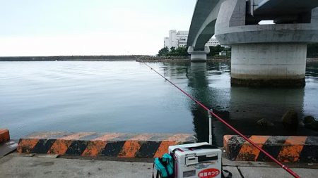 雨の東二見でキス狙い